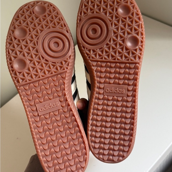 Adidas Samba Black and White Sneakers (Men’s size 7 / FR 40) - Picture 7 of 10